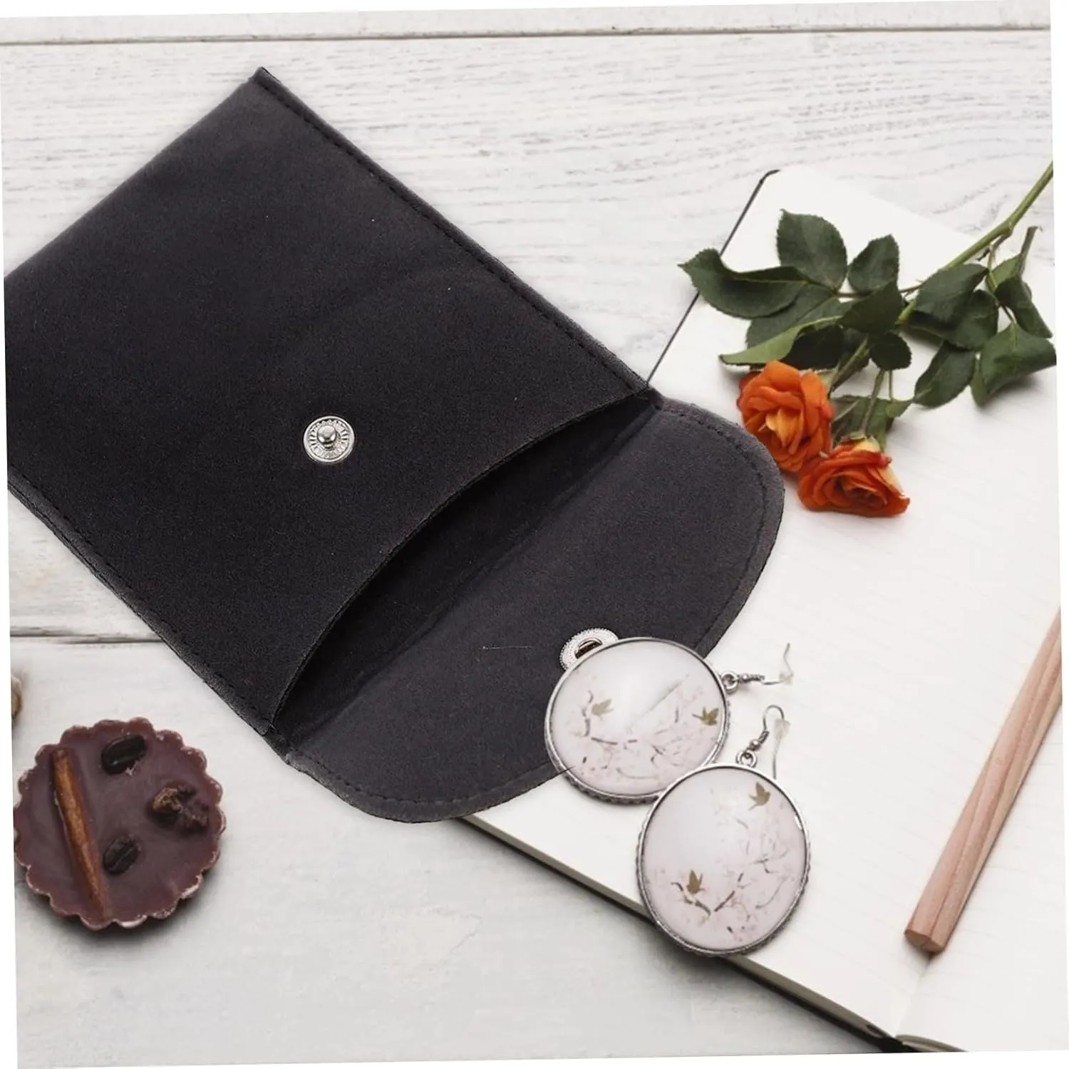 BESPORTBLE Elegant Velvet Jewelry Snap Bag Watch Bracelet Storage Packing Bag Lightweight and Jewelry Snap Purse for Necklace