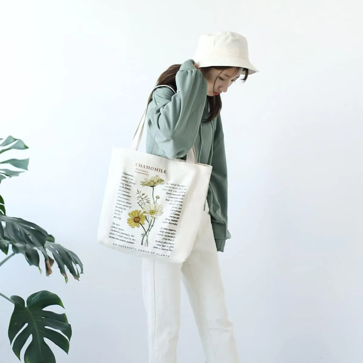 Canvas Tote Bag, Zippered Tote Bag with Interior Pocket, Floral By Shoulder Tote Bag, Retro Large-Capacity Tote Bag