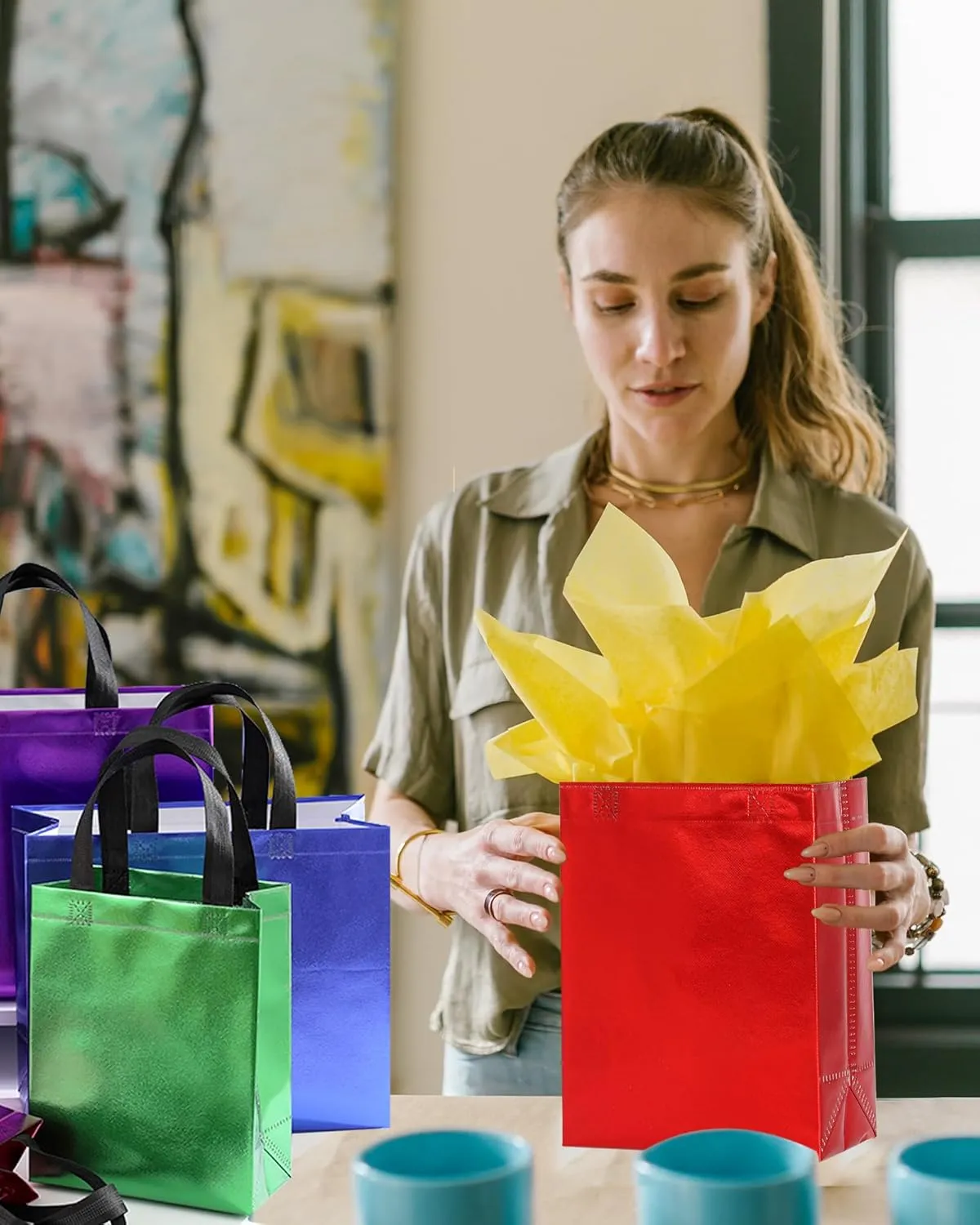 KEYYOOMY 20 Pcs Iridescent Reusable Gift Bags with White Handles Medium Size Reusable Gift Bags with Tissue Paper Party Favor Bag (8x4x10 In, Iridescent, 20 Pcs)